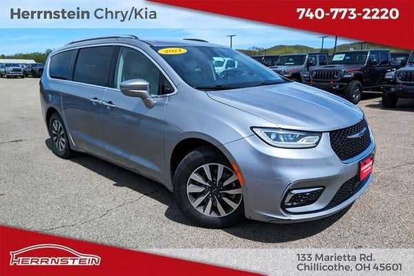 2021 Chrysler Pacifica Touring L in Chillicothe, OH - Herrnstein Auto Group