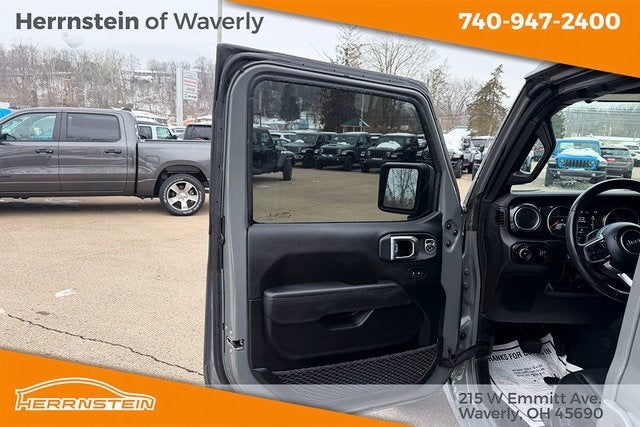 2023 Jeep Wrangler 4-Door Sahara Altitude