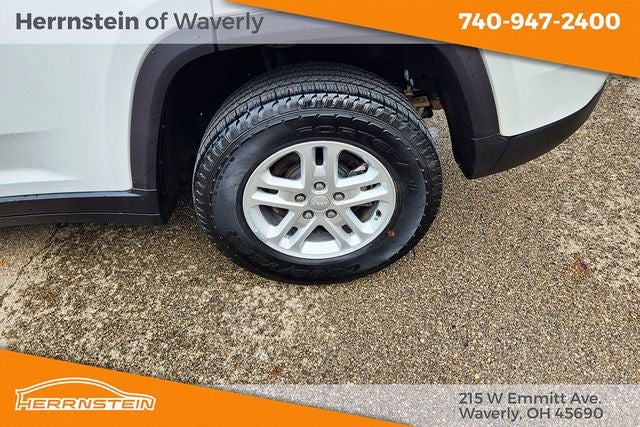 2023 Jeep Grand Cherokee Laredo 4x4