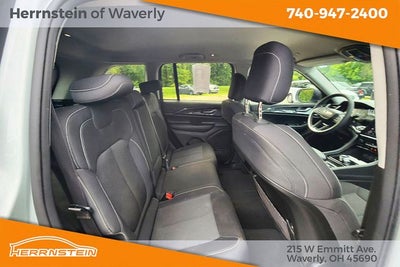 2023 Jeep Grand Cherokee Laredo 4x4
