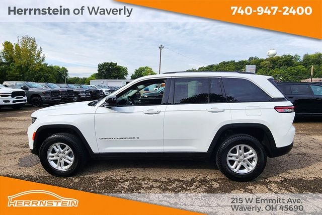 2023 Jeep Grand Cherokee Laredo 4x4