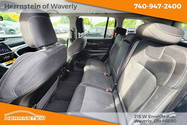 2023 Jeep Grand Cherokee Laredo 4x4