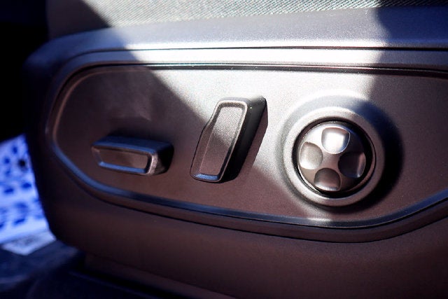 2027 Jeep Grand Cherokee GRAND CHEROKEE LAREDO 4X4