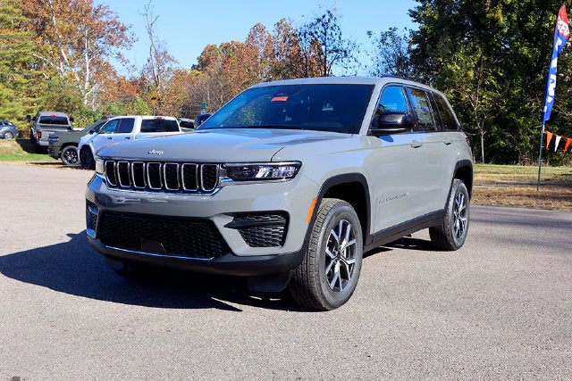 2027 Jeep Grand Cherokee GRAND CHEROKEE LAREDO 4X4