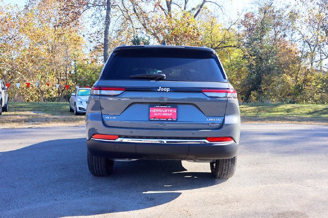 2027 Jeep Grand Cherokee GRAND CHEROKEE LAREDO 4X4