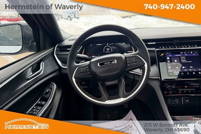 2025 Jeep Grand Cherokee Laredo X 4x4