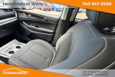 2023 Jeep Grand Cherokee Laredo 4x4