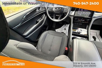 2023 Jeep Grand Cherokee Laredo 4x4