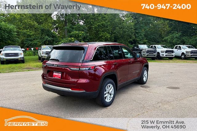 2023 Jeep Grand Cherokee Laredo 4x4