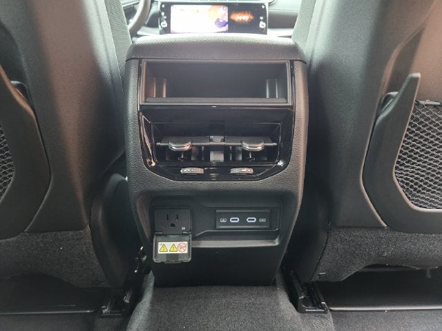 2027 Jeep Grand Cherokee GRAND CHEROKEE LAREDO ALTITUDE 4X4