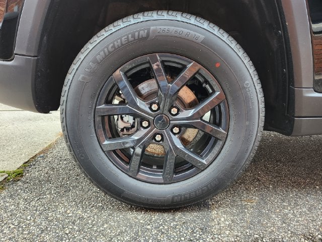 2027 Jeep Grand Cherokee GRAND CHEROKEE LAREDO ALTITUDE 4X4