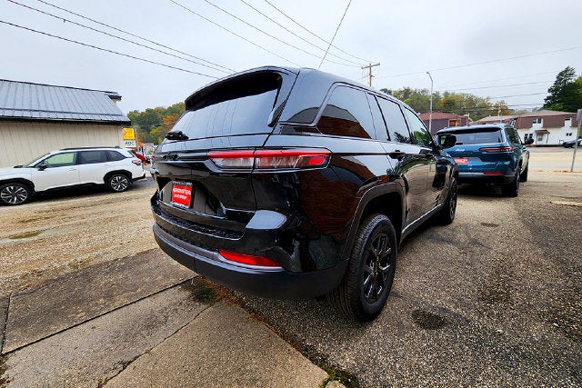 2027 Jeep Grand Cherokee GRAND CHEROKEE LAREDO ALTITUDE 4X4