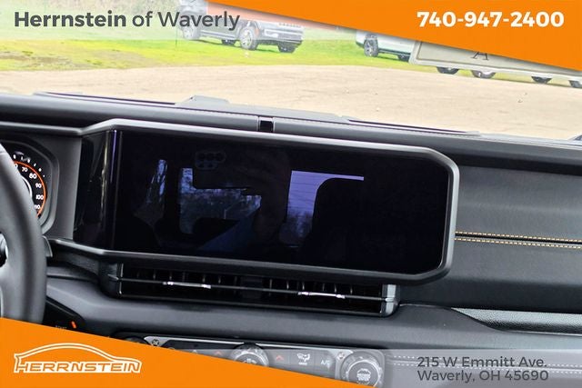 2026 Jeep Gladiator GLADIATOR SAHARA 4X4