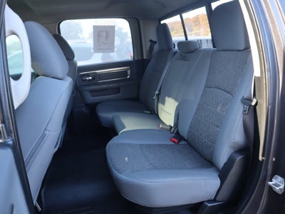 2017 RAM 1500 Big Horn Crew Cab 4x4 5'7' Box