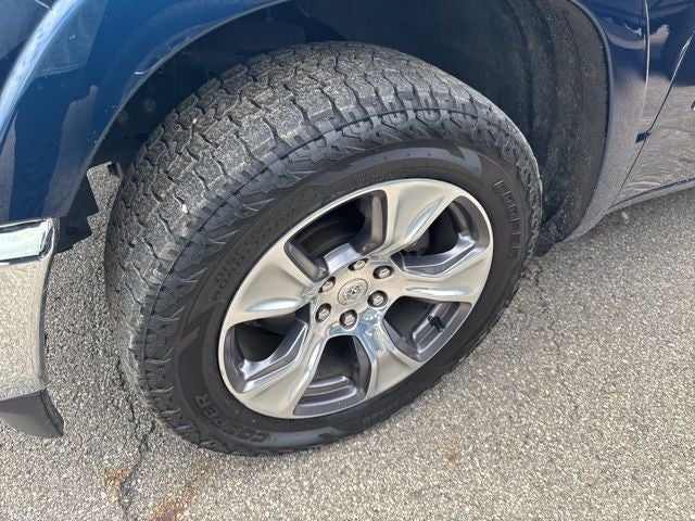 2022 RAM 1500 Laramie Crew Cab 4x4 5'7' Box