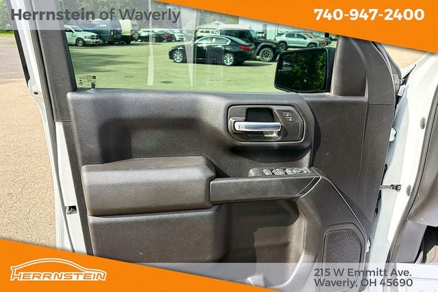 2023 Chevrolet Silverado 1500 4WD Crew Cab Short Bed Custom