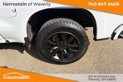 2023 Chevrolet Silverado 1500 4WD Crew Cab Short Bed Custom