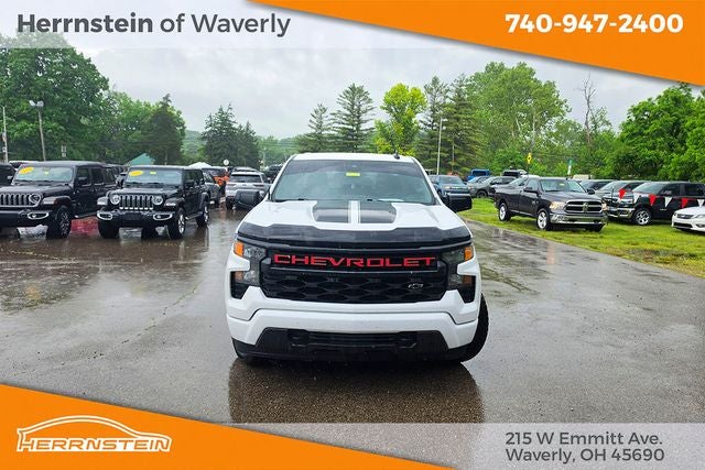2023 Chevrolet Silverado 1500 4WD Crew Cab Short Bed Custom