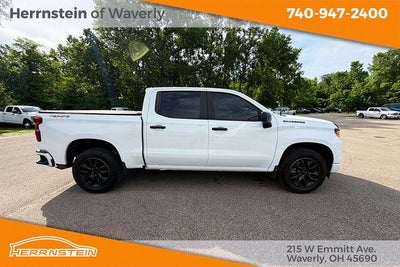 2023 Chevrolet Silverado 1500 4WD Crew Cab Short Bed Custom