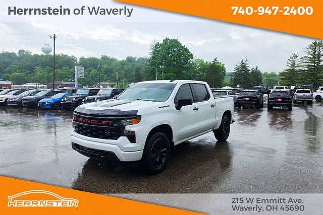 2023 Chevrolet Silverado 1500 4WD Crew Cab Short Bed Custom