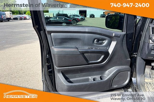 2021 Nissan TITAN Crew Cab PRO-4X 4x4