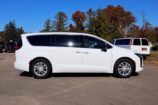 2027 Chrysler Pacifica PACIFICA SELECT