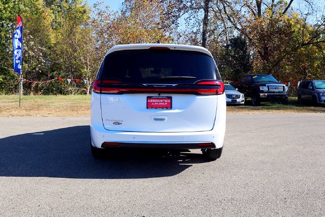2027 Chrysler Pacifica PACIFICA SELECT