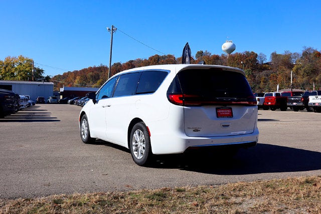 2027 Chrysler Pacifica PACIFICA SELECT