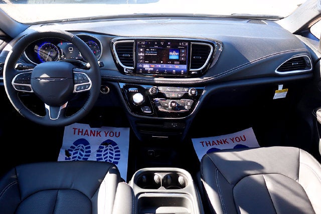2027 Chrysler Pacifica PACIFICA SELECT