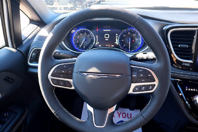 2027 Chrysler Pacifica PACIFICA SELECT