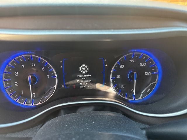 2022 Chrysler Voyager LX