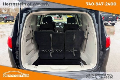 2023 Chrysler Voyager LX