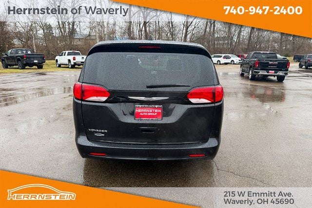 2023 Chrysler Voyager LX