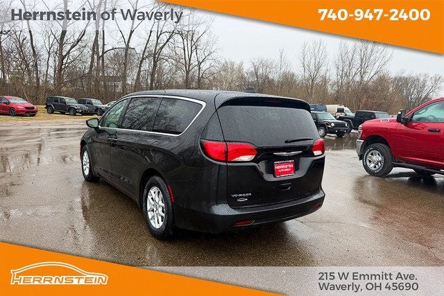 2023 Chrysler Voyager LX