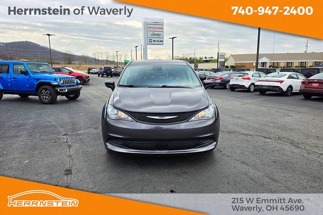 2023 Chrysler Voyager LX