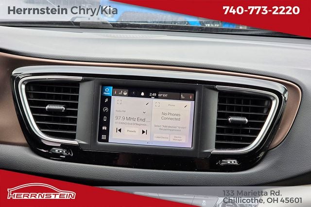 2023 Chrysler Voyager LX