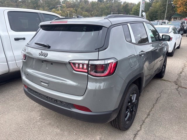 2027 Jeep Compass COMPASS LATITUDE ALTITUDE 4X4