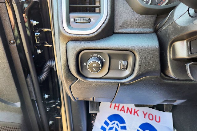 2027 RAM Ram 3500 RAM 3500 BIG HORN CREW CAB 4X4 8' BOX