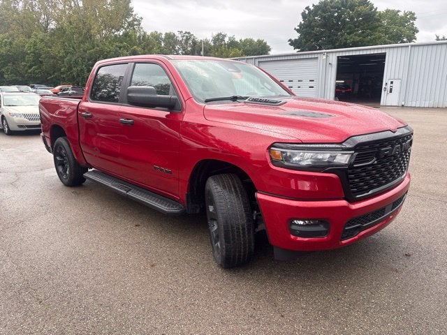 2026 RAM Ram 1500 RAM 1500 EXPRESS CREW CAB 4X4 5'7' BOX