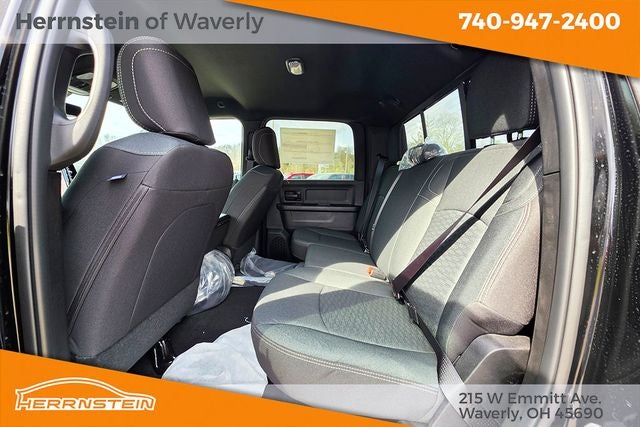 2026 RAM Ram 2500 RAM 2500 BLACK EXPRESS CREW CAB 4X4 6'4' BOX