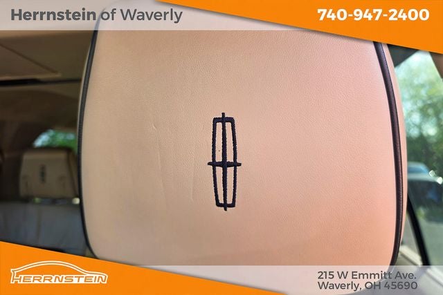 2010 Lincoln Navigator L Base