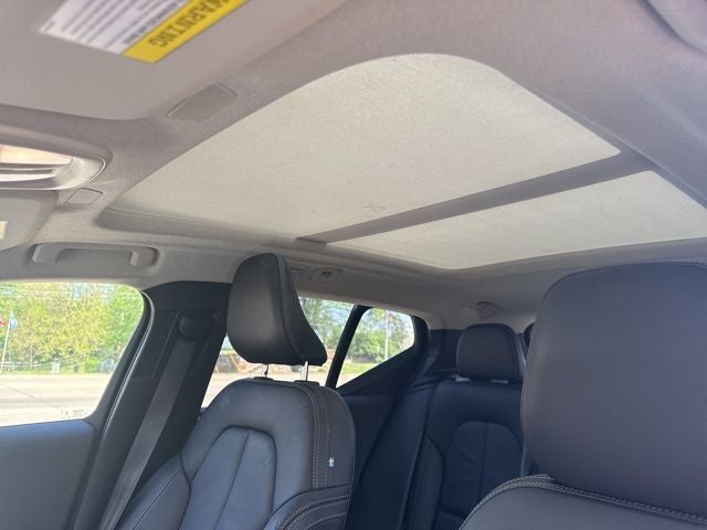 2024 Volvo XC40 B5 Plus Dark Theme