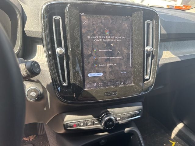 2024 Volvo XC40 B5 Plus Dark Theme