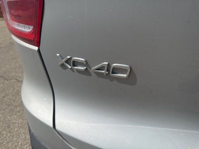 2024 Volvo XC40 B5 Plus Dark Theme