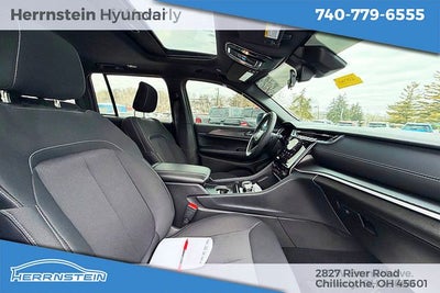 2025 Jeep Grand Cherokee Laredo