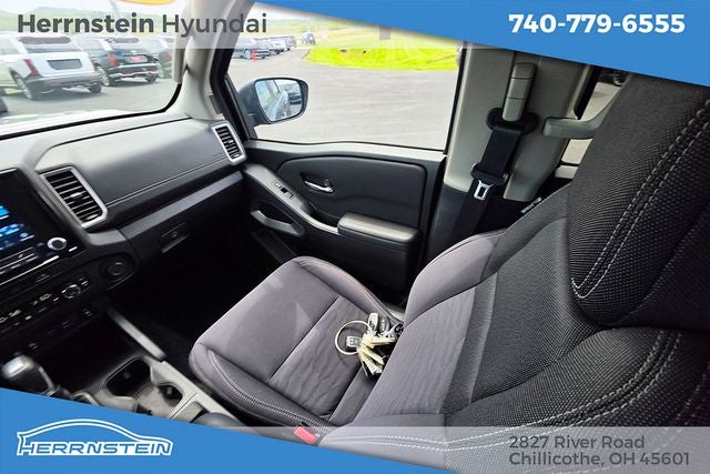 2023 Nissan Frontier SV