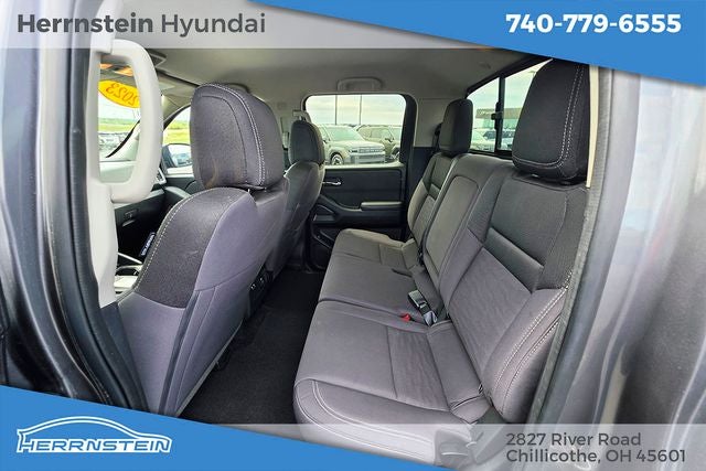 2023 Nissan Frontier SV