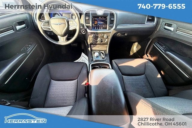 2021 Chrysler 300 Touring