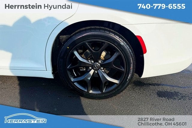 2021 Chrysler 300 Touring