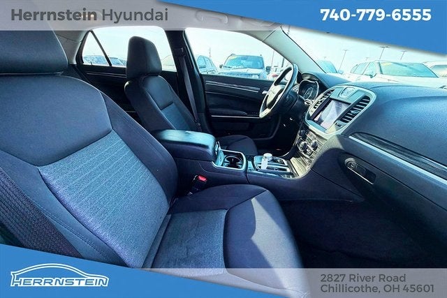 2021 Chrysler 300 Touring